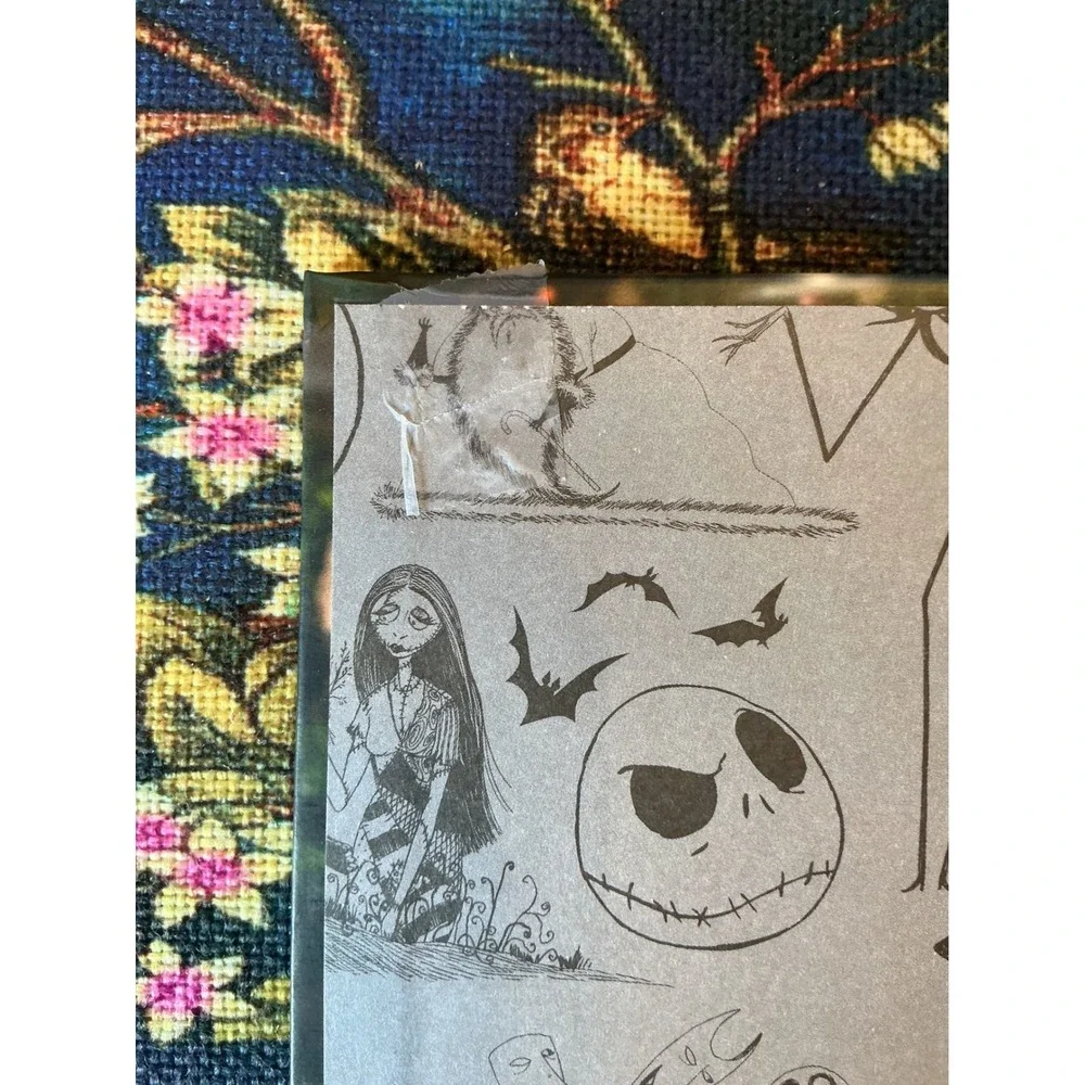Disney Tim Burton's‎ The Nightmare Before Christmas Official Cookbook & Guide